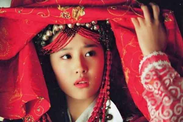 Diễn vai ăn mày ở khu du lịch, kiếm bộn tiền nhờ du khách đua nhau boa-4