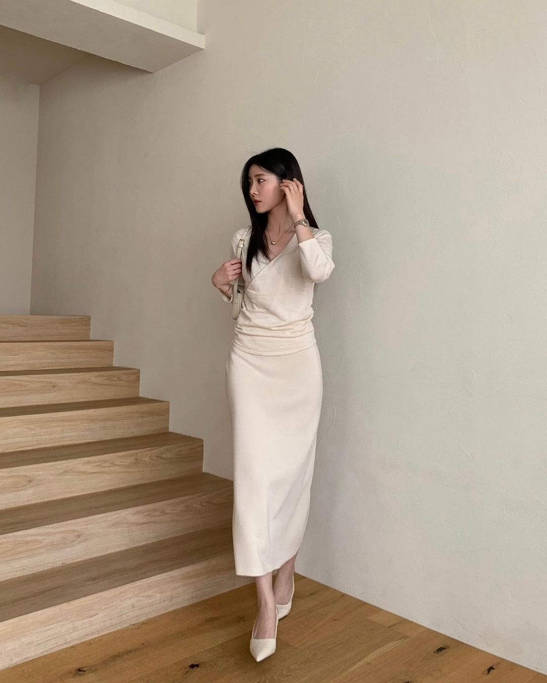 Xu hướng diện cả cây đồ trơn màu được phụ nữ Hàn yêu thích trong mùa thu-6