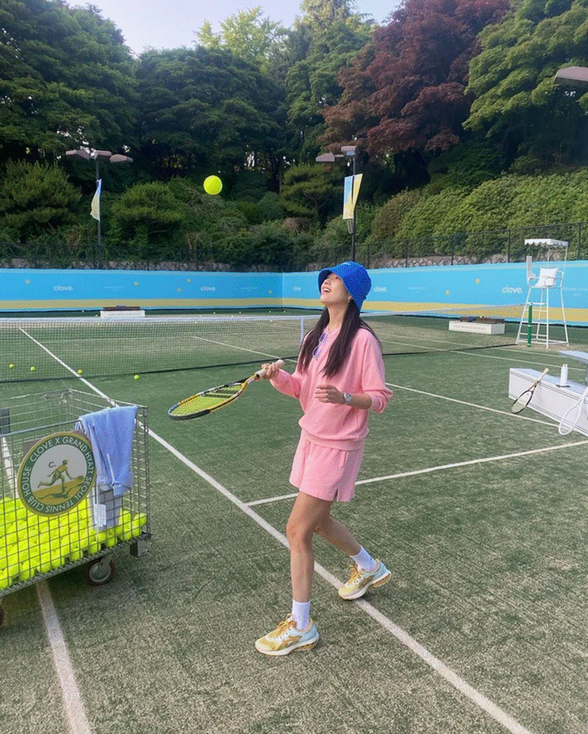 Nữ chính Moving: Chị đẹp U40 vẫn giữ làn da căng mướt nhờ chăm dùng mỹ phẩm chứa thành phần làm dịu da-6