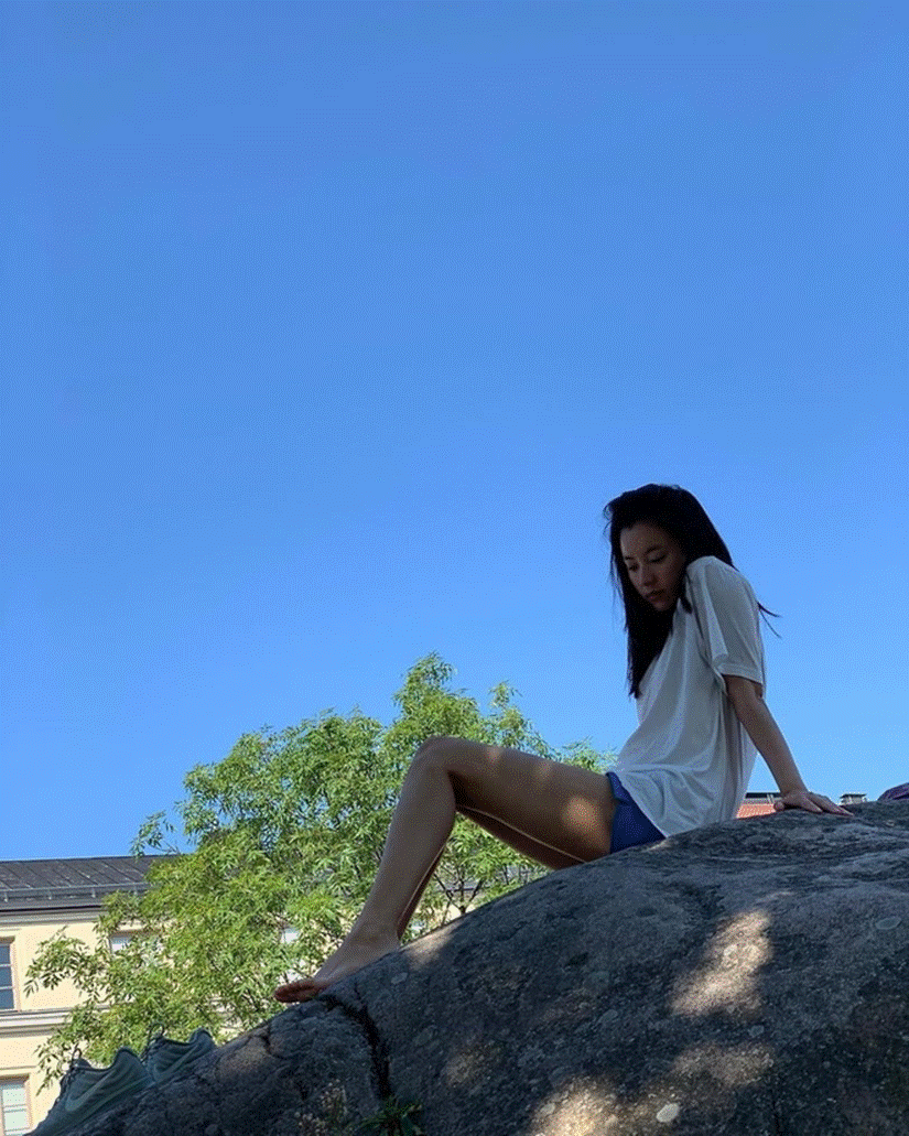 Nữ chính Moving: Chị đẹp U40 vẫn giữ làn da căng mướt nhờ chăm dùng mỹ phẩm chứa thành phần làm dịu da-7