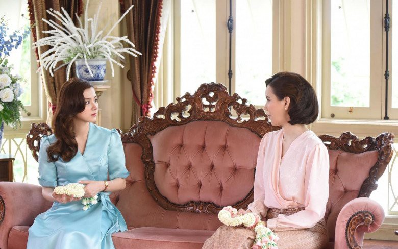 Khi phân chia tài sản, chị gái ứa nước mắt kể về thân thế của mình-1