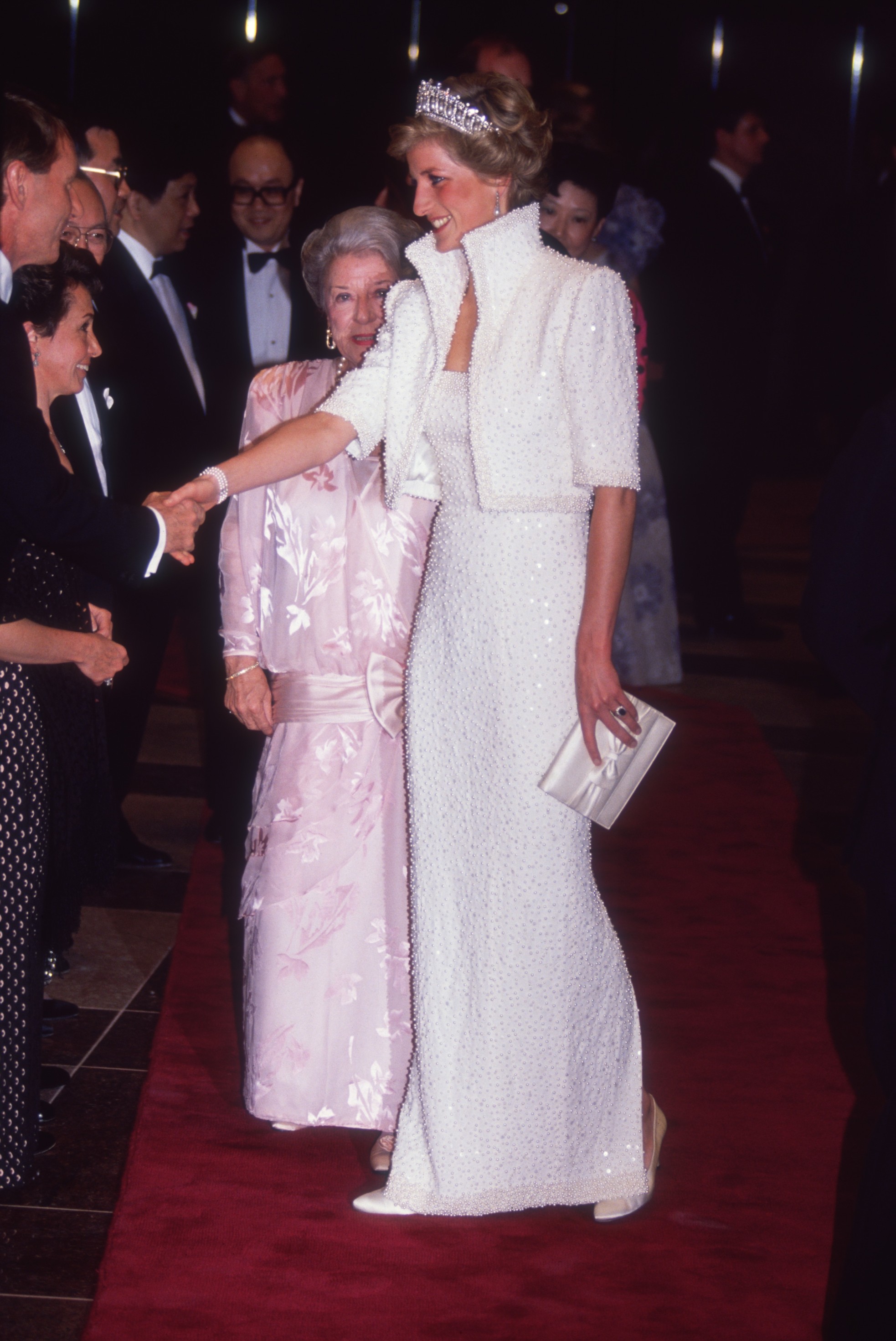 Qua đời 26 năm, hình ảnh Công nương Diana vẫn đầy sức hút-16