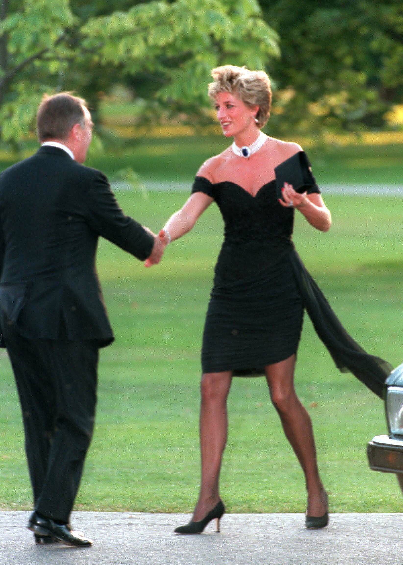 Qua đời 26 năm, hình ảnh Công nương Diana vẫn đầy sức hút-20