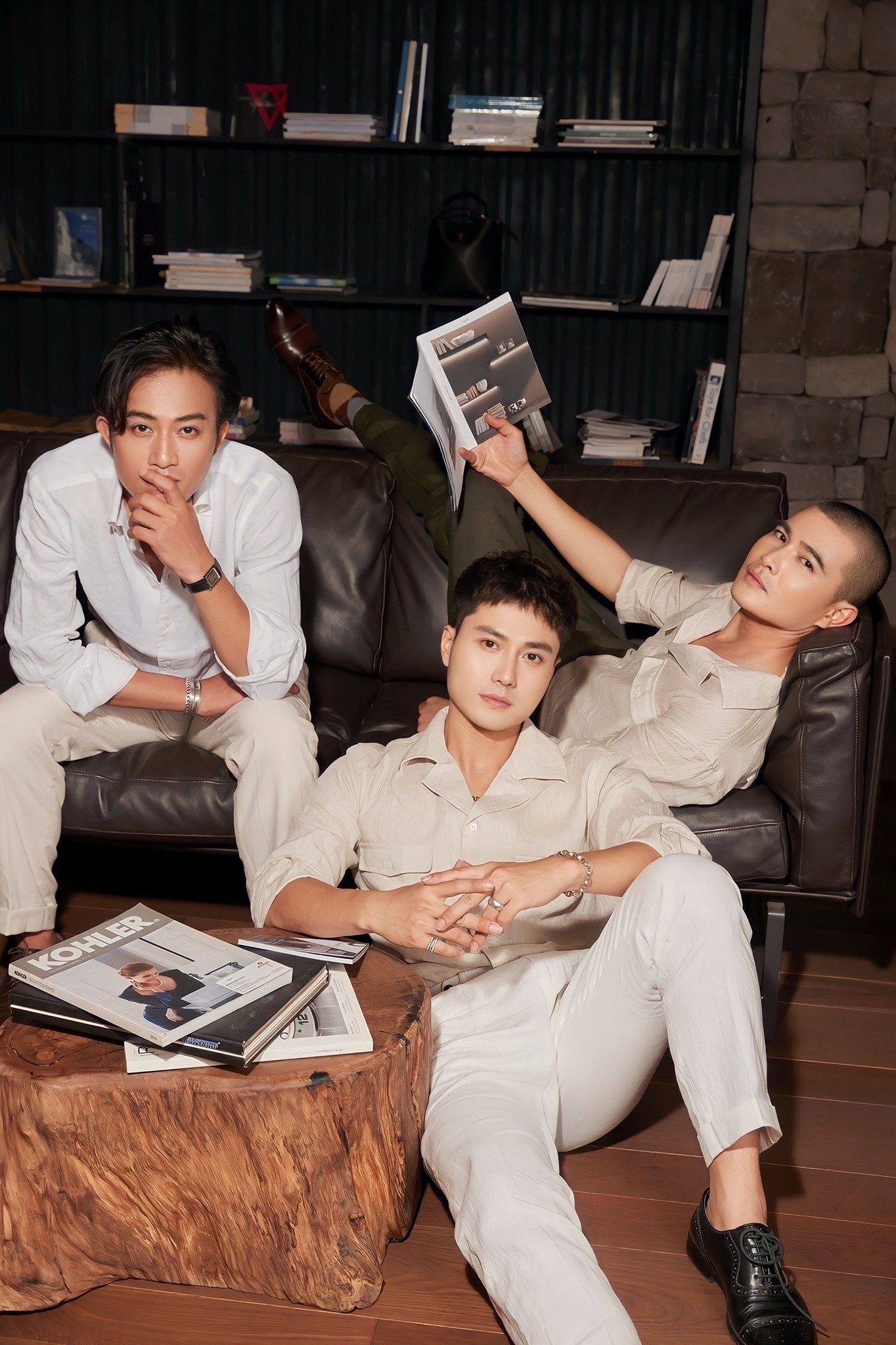 Sao Việt 3/9: Thuỷ Tiên khác lạ nghi dao kéo, Khánh Thi gợi cảm bên chồng-7