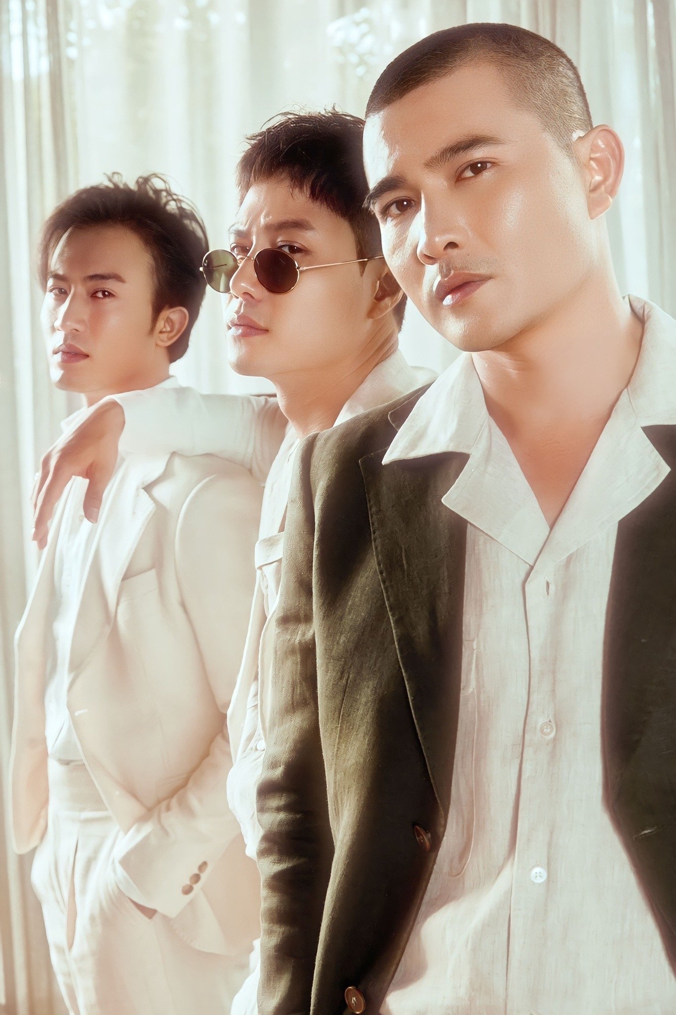 Sao Việt 3/9: Thuỷ Tiên khác lạ nghi dao kéo, Khánh Thi gợi cảm bên chồng-8