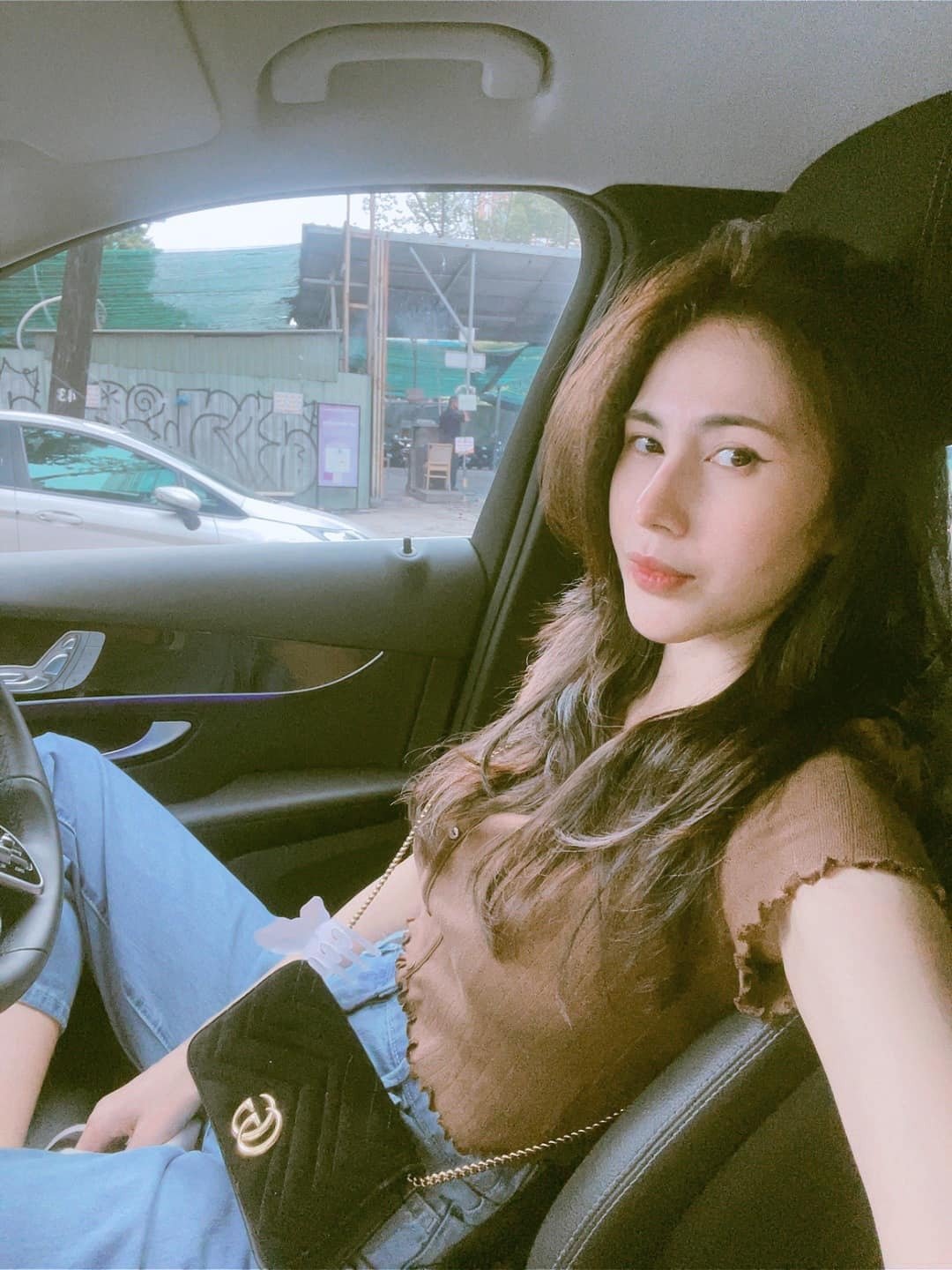 Sao Việt 3/9: Thuỷ Tiên khác lạ nghi dao kéo, Khánh Thi gợi cảm bên chồng-2