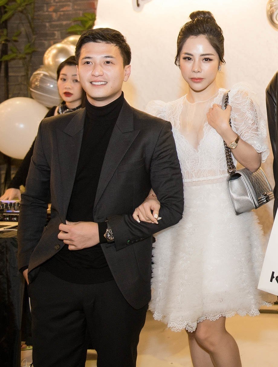 Sao Việt 3/9: Thuỷ Tiên khác lạ nghi dao kéo, Khánh Thi gợi cảm bên chồng-9