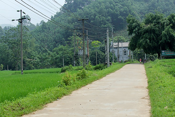 Phát hiện thi thể cháu bé 10 tuổi gần trung tâm thương mại ở Bình Phước-2