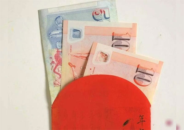 Lướt TikTok giải trí, người đàn ông vô tình thấy tài khoản của cô giúp việc và phát hiện sự thật-1