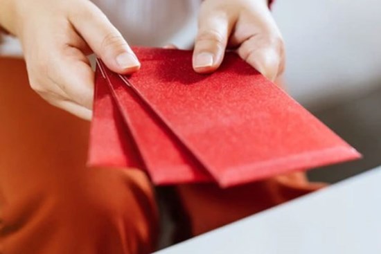 Lướt TikTok giải trí, người đàn ông vô tình thấy tài khoản của cô giúp việc và phát hiện sự thật