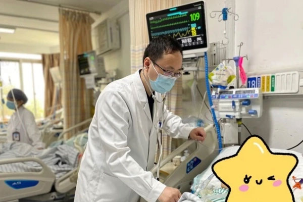 Chàng trai 25 tuổi bị viêm tụy cấp vì ăn hải sản cùng đồ uống quen thuộc này-1