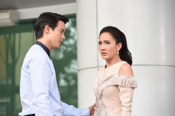 Sau bữa cơm tối, mẹ tôi lấy ra tờ đơn ly hôn trong sự kinh ngạc của mọi người-2