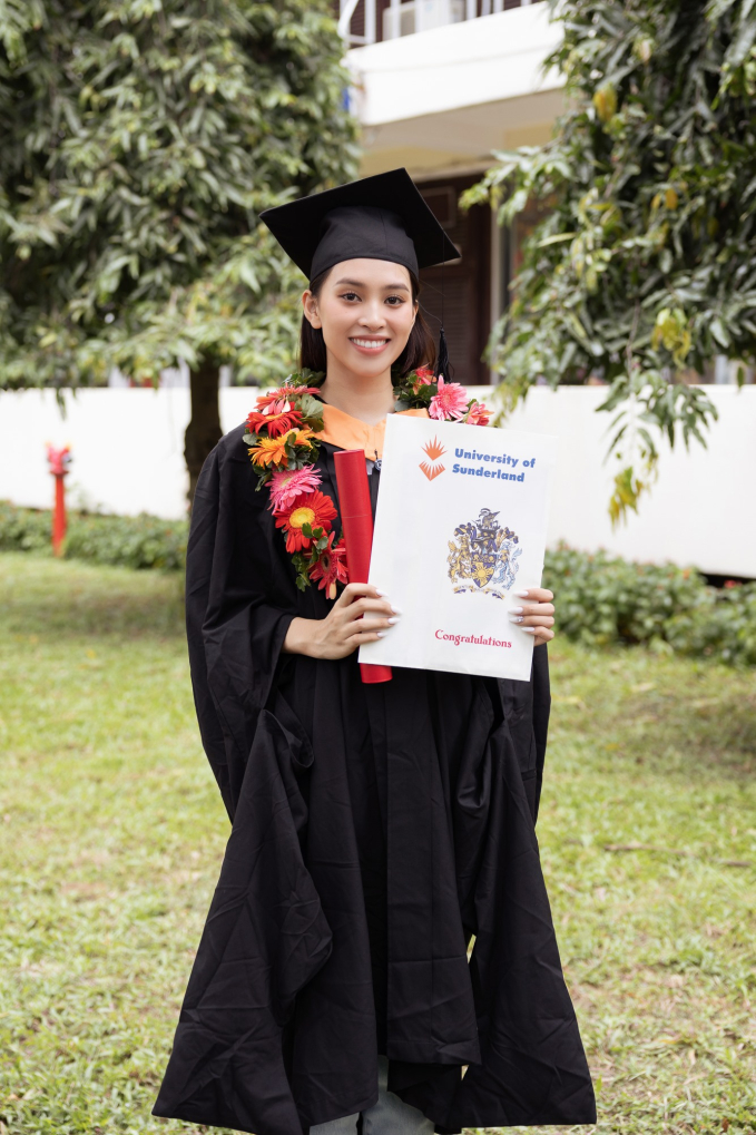 Các nàng Hậu nhà Sen Vàng đọ sắc cùng áo cử nhân: Ai cũng xinh đẹp, học vấn thì xịn khỏi bàn!-5