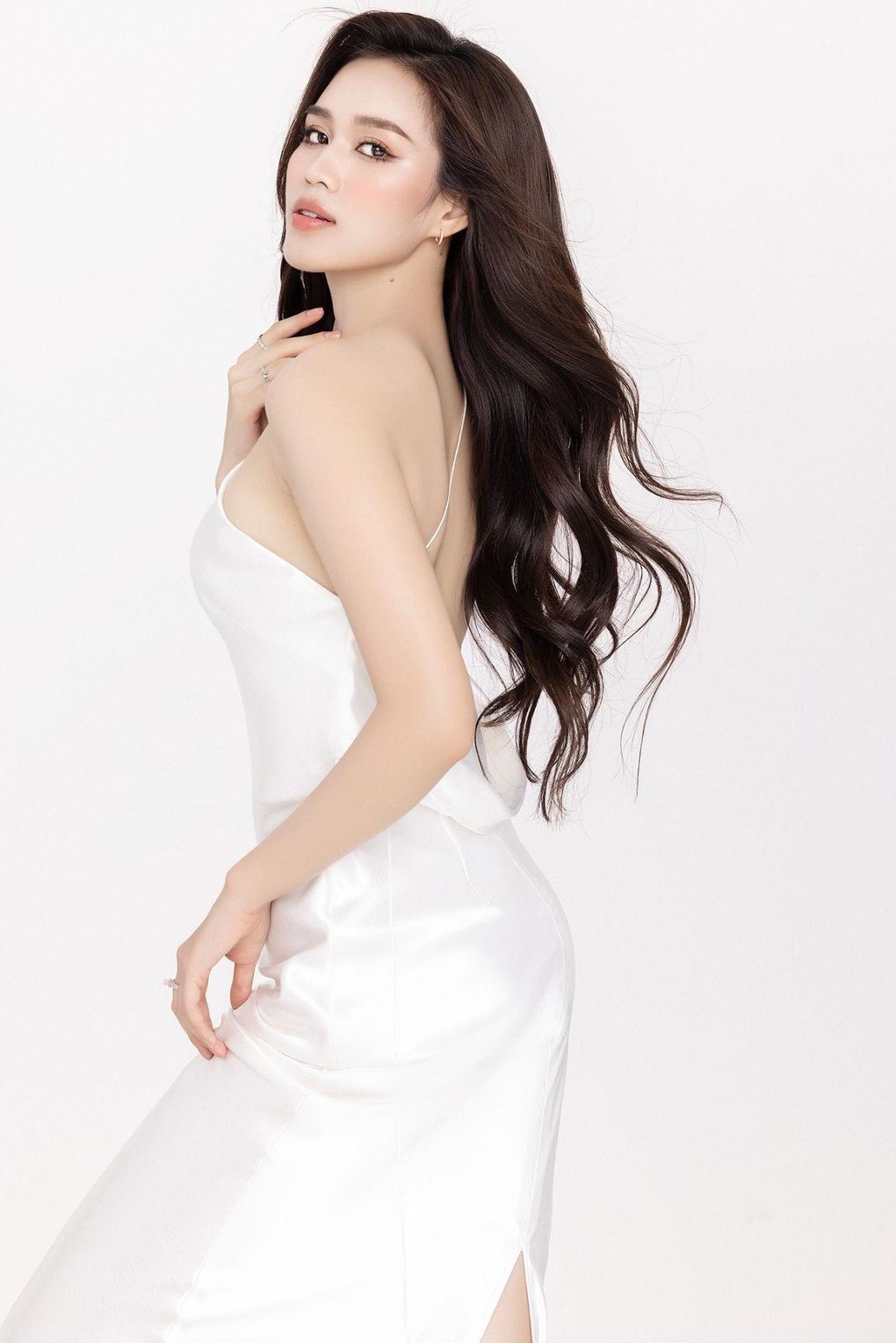 Hoa hậu Đỗ Thị Hà: Nếu ai đó yêu tôi thật lòng, họ sẽ không bị áp lực-5