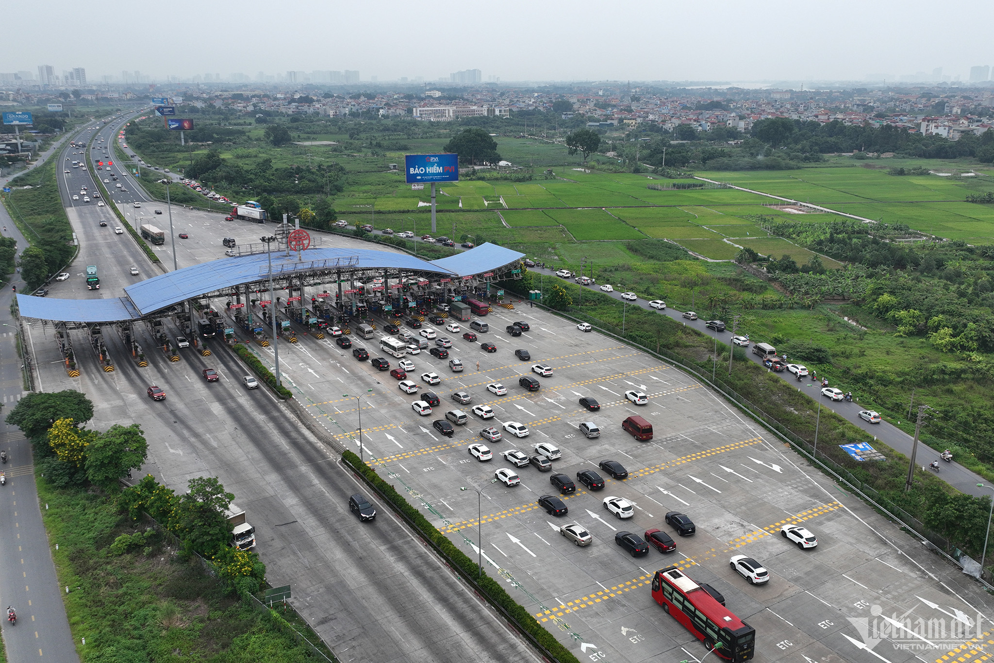 Chưa kết thúc nghỉ lễ, các cửa ngõ về Hà Nội ùn tắc kéo dài-1