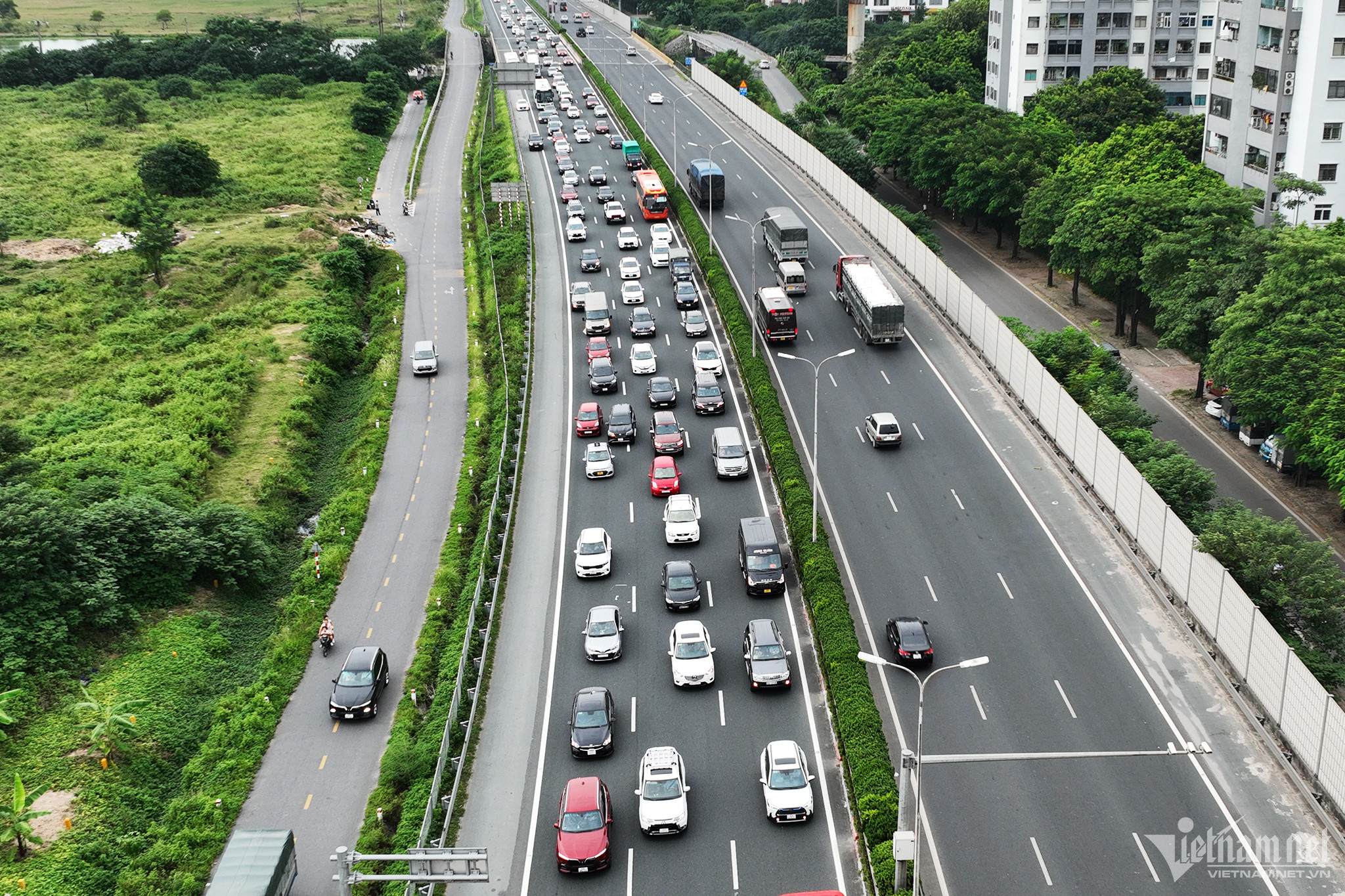 Chưa kết thúc nghỉ lễ, các cửa ngõ về Hà Nội ùn tắc kéo dài-7