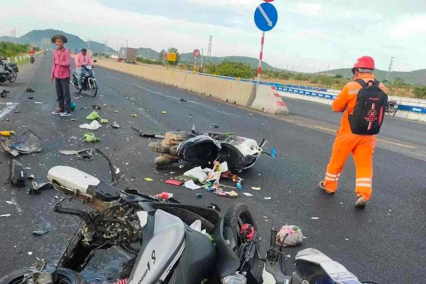 Vụ ô tô tông loạt xe máy: Chủ xe có vô can?-1