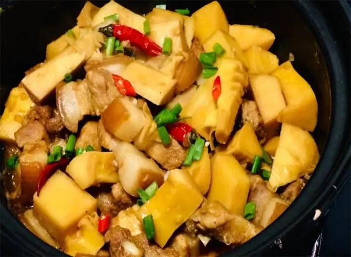 Thịt ba chỉ kho măng đơn giản mà ngon tuyệt-1