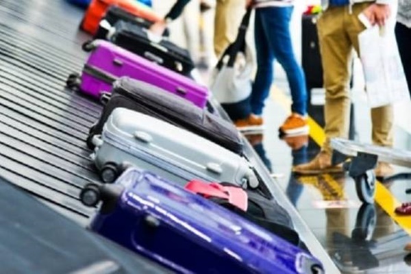 Có nên đeo kính râm khi lái xe?-2