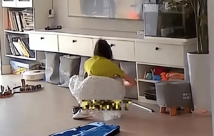 Con gái phạm lỗi tày đình, phản ứng của cha mẹ khiến trẻ thở phào-1