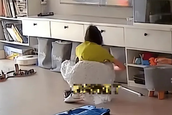 Nhiều trẻ học trước quên sau thì ra vì cha mẹ đã vô tình phạm phải 3 thói quen xấu-2