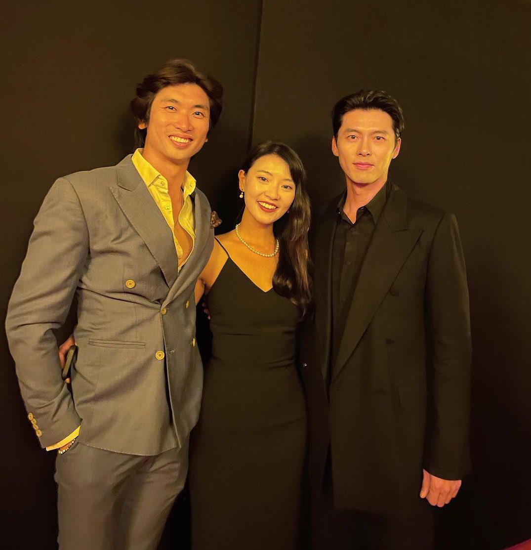 Hyun Bin gây sốt với loạt khoảnh khắc bên gái xinh, Son Ye Jin lập tức bị gọi tên-7