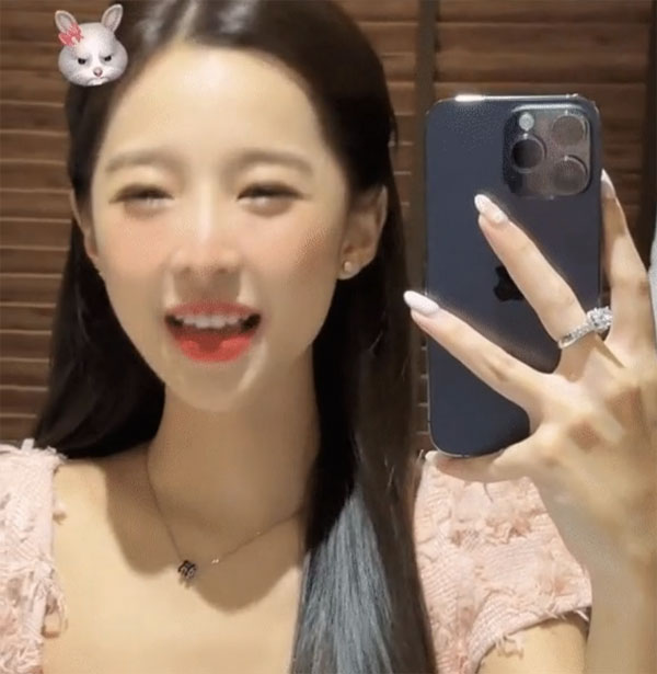 Tammy giữa tin đồn chia tay B Ray: Không ai tặng hoa mỗi ngày, không ai ôm bé ngủ-4