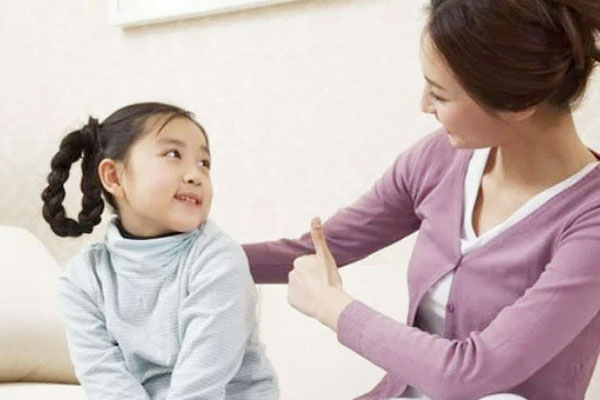 Đăng ảnh chụp cùng con trai lên mạng xã hội, nữ siêu mẫu bị chê trách cách nuôi dạy con-3