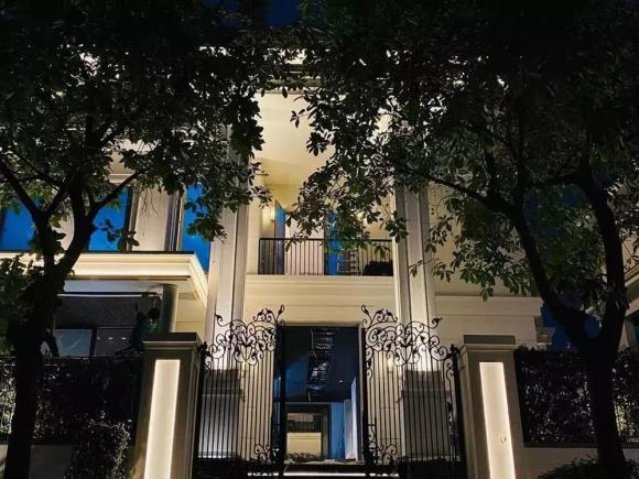 Vợ cũ của Đàm Vĩnh Hưng hé lộ cơ ngơi mới cực sang chảnh của chồng cũ Lệ Quyên-8