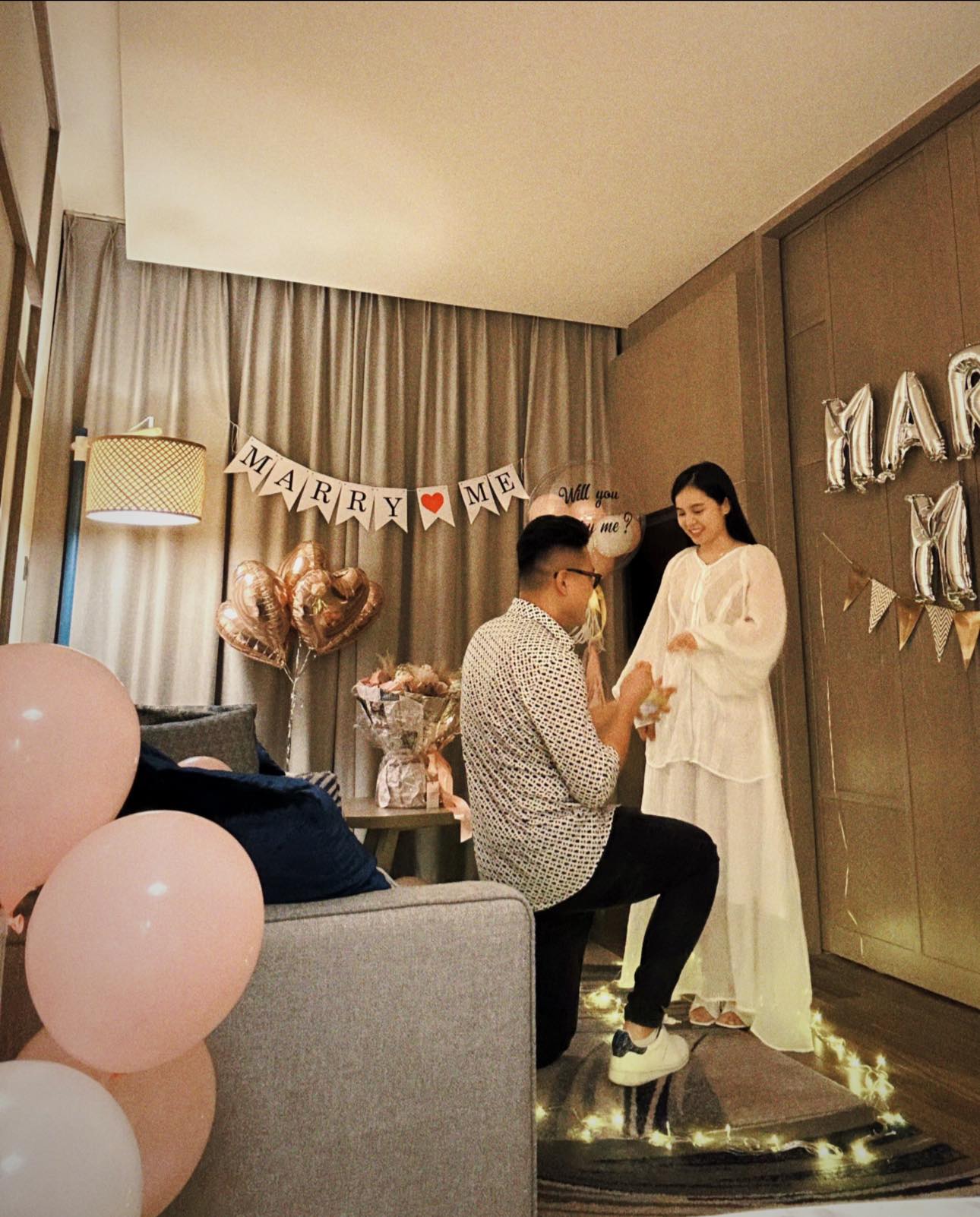 Cổ Lực Na Trát phiên bản Việt” được cầu hôn sau hơn 2 tháng công khai hẹn hò-5