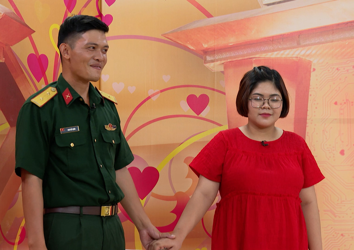 Chàng sĩ quan áy náy vì bỏ vợ giữa đường lúc 3 giờ sáng, lí do ai cũng xót xa-2