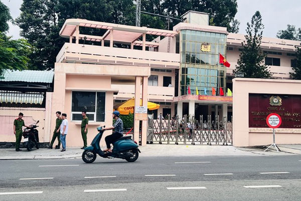 Người tình muốn chia tay, người đàn ông tẩm xăng lên người cả hai tự thiêu-2