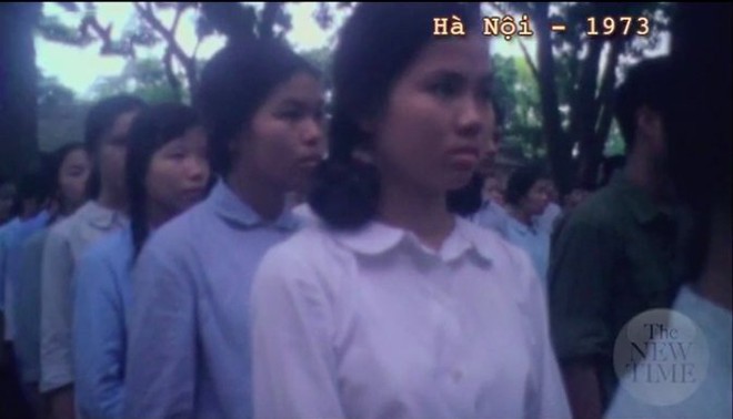 Những hình ảnh lễ khai giảng ngày xửa ngày xưa: Một tấm phông vải cắt hồ dán, áo trắng quần xanh giản dị-3