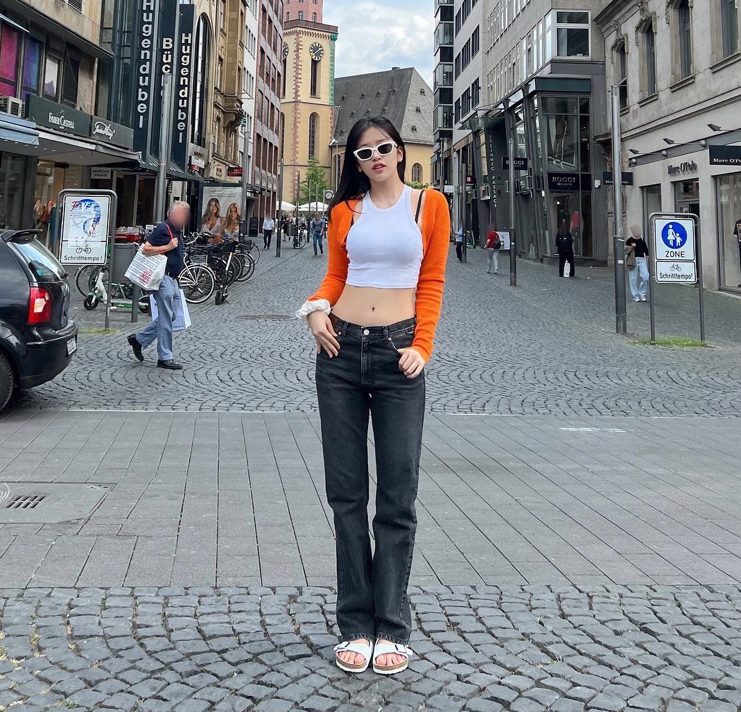 4 kiểu quần jeans chuẩn mốt được sao Hàn diện mãi không chán-8