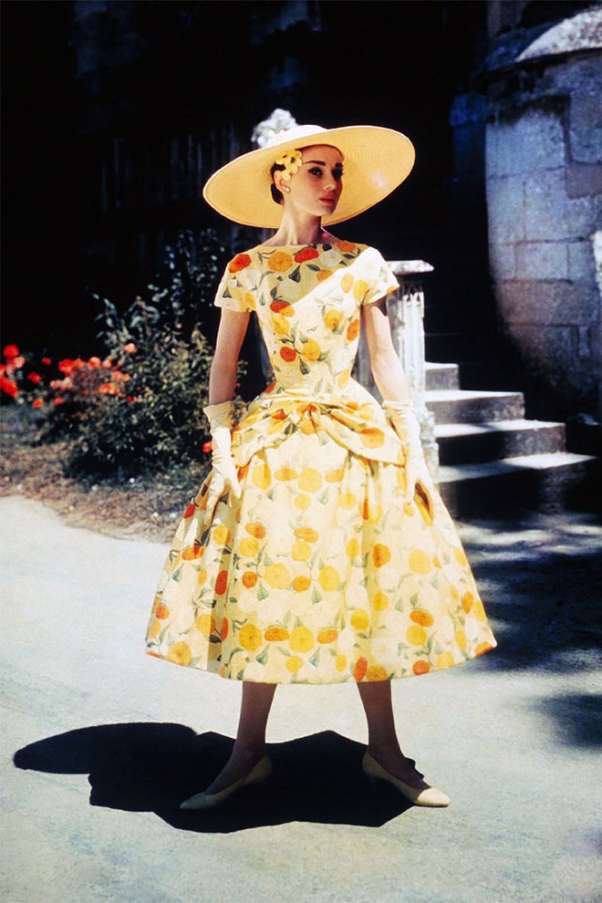 Hơn 60 năm nhìn lại, outfit của Audrey Hepburn trong Funny Face vẫn đẹp kinh điển-4