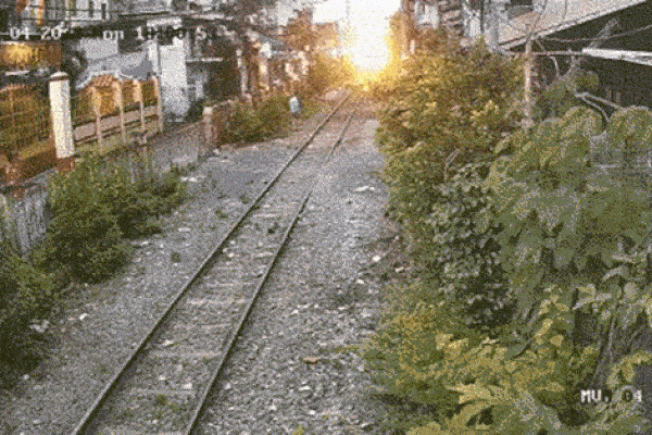 Bất ngờ clip vụ tai nạn đường sắt nghiêm trọng ở TP HCM