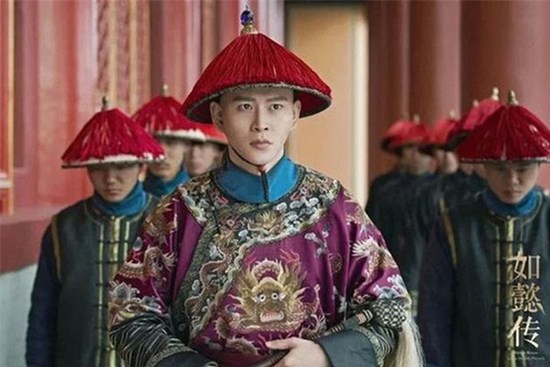 Hầu hạ trong cung cả đêm, thái giám cuối cùng của nhà Thanh tiết lộ: Nhất định phải có một thứ trong giày