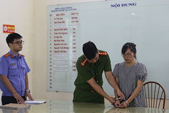 Nữ nhân viên thử việc ở ngân hàng lừa đảo gần 9 tỷ đồng