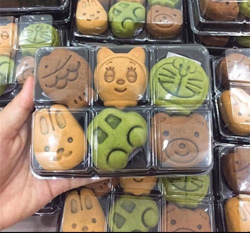 Bánh trung thu mini tạo hình ngộ nghĩnh đắt hàng đến mức không có mà bán-1
