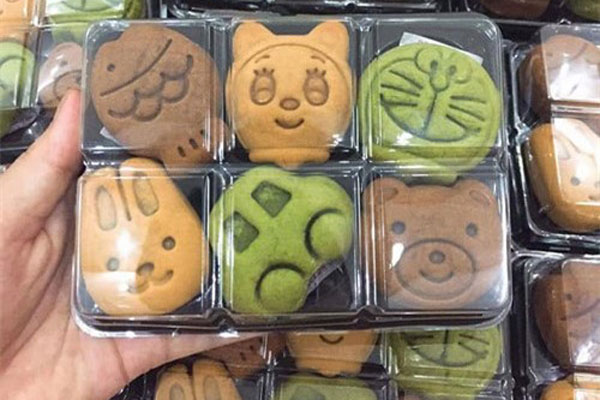 Giật mình giá bánh trung thu nhân trứng chảy Trung Quốc-4