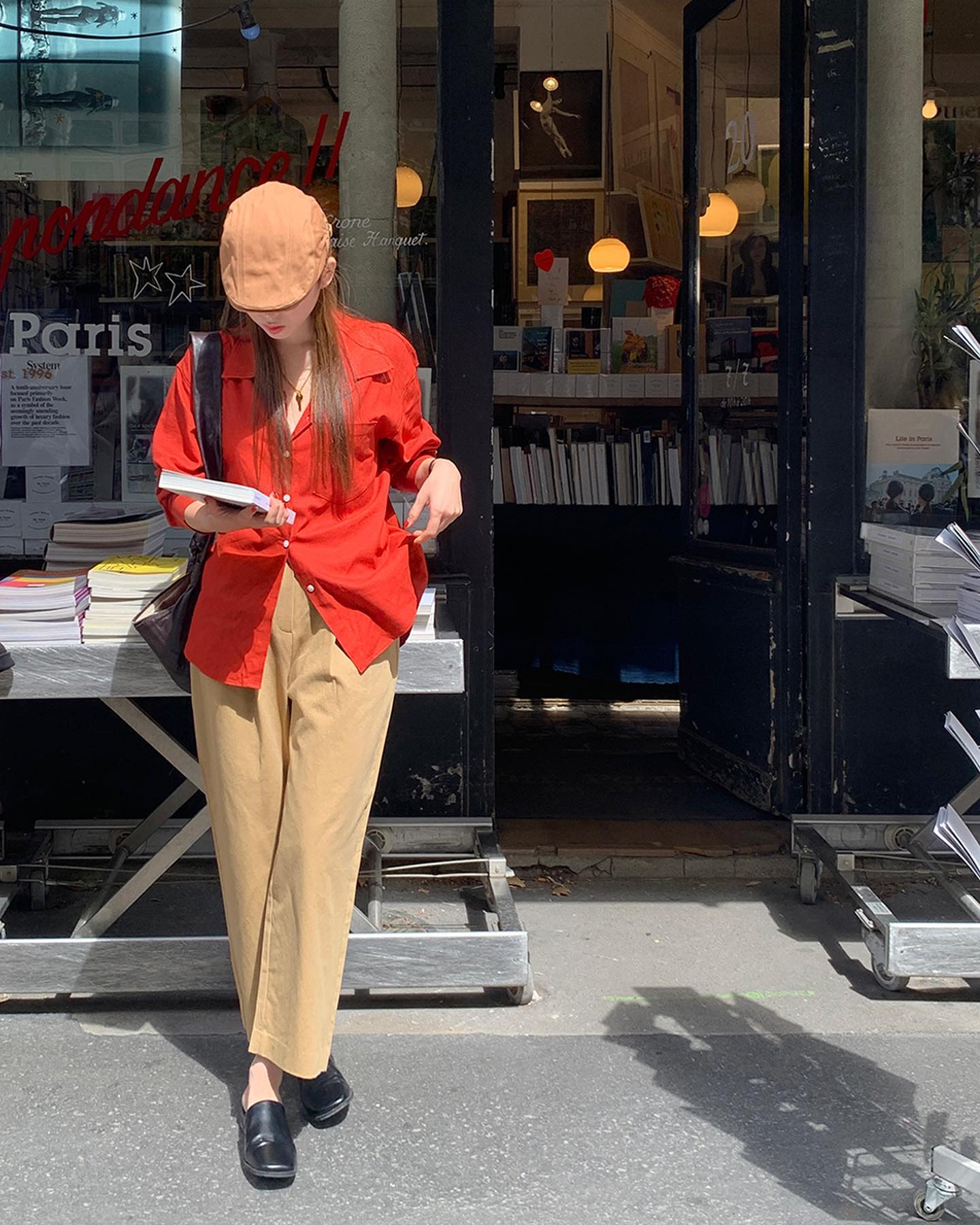 9 cách mặc trang phục màu đỏ sang trọng, không bị sến-1