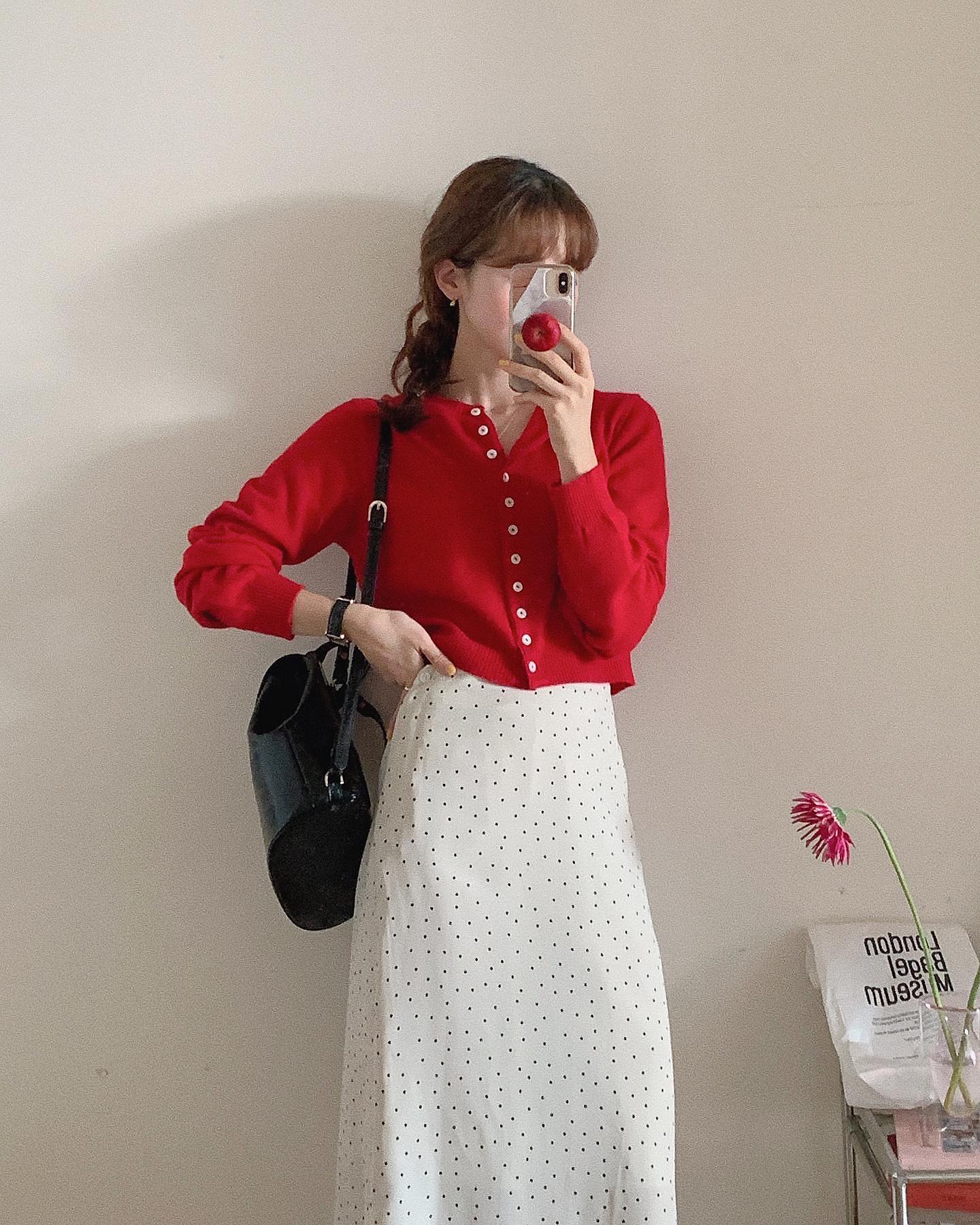 9 cách mặc trang phục màu đỏ sang trọng, không bị sến-3