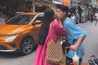 Tiền vệ tuyển Việt Nam công khai khoá môi bạn gái xinh đẹp, khẳng định chủ quyền