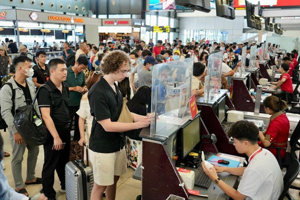 Hàng không mở bán vé Tết sớm với giá 1,9 triệu đồng chặng TPHCM - Hà Nội-1