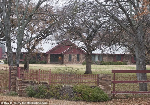 Dư luận Mỹ từng phẫn nộ vì cậu ấm hư hỏng lái xe tông chết 4 người, thoát tù nhờ bệnh con nhà giàu-4