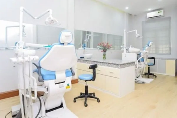 Đau răng đến phát điên, người phụ nữ đâm bác sỹ rồi tự sát-1