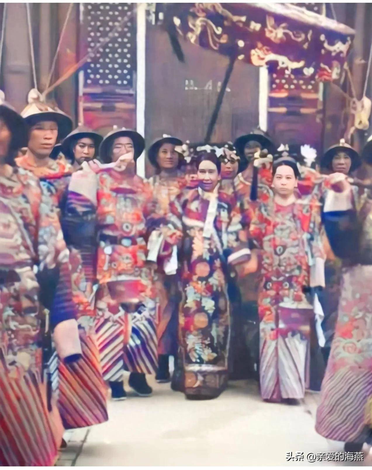 Loạt ảnh hiếm thời nhà Thanh: Từ Hi Thái hậu làm việc hiếm thấy giữa chốn đông người-3