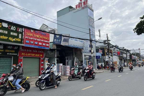 Bé gái sơ sinh bị bỏ rơi trước cổng nhà dân kèm mảnh giấy nhờ nuôi hộ-4