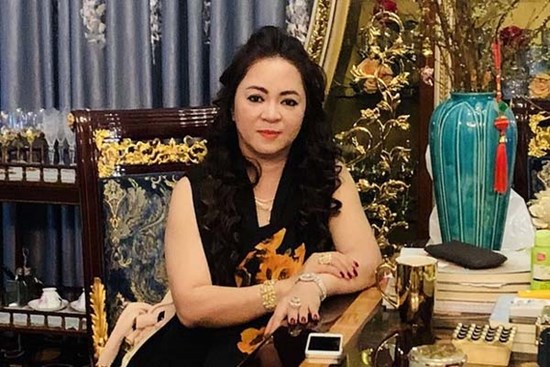 Đến lượt phía Đàm Vĩnh Hưng, Vy Oanh muốn được xác định là bị hại của bà Nguyễn Phương Hằng