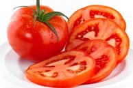 Có nên bỏ hạt và vỏ cà chua khi chế biến?
